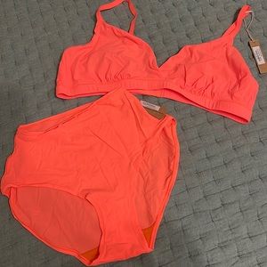 NWT SKIMS Fits Everybody